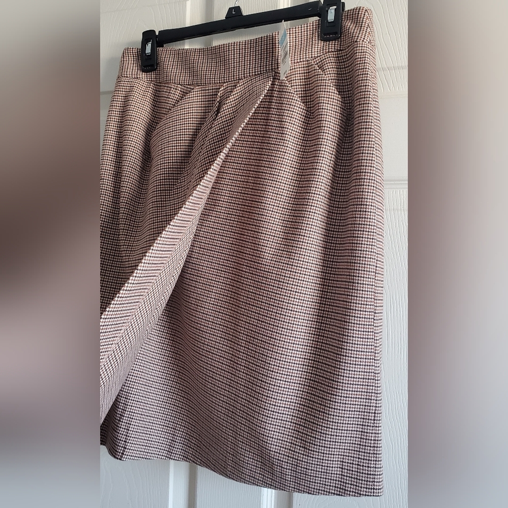 NWT Mc Laughlin Madie Wrap Plaid Skirt. Size 8